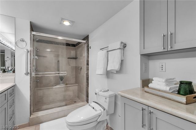 3111 Bel Air Drive 18B, Las Vegas, NV 89109