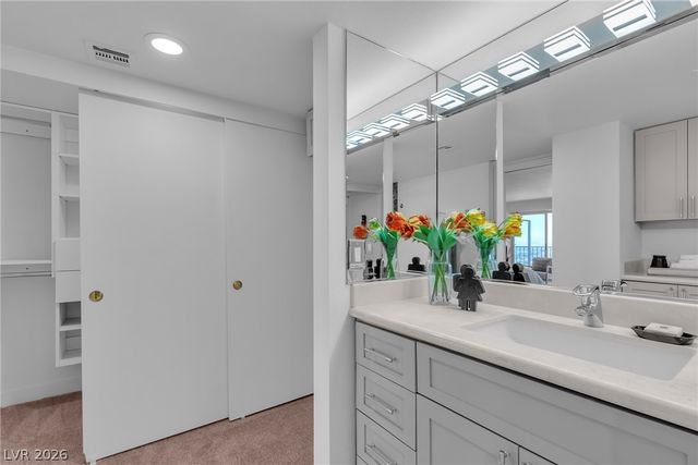 3111 Bel Air Drive 18B, Las Vegas, NV 89109