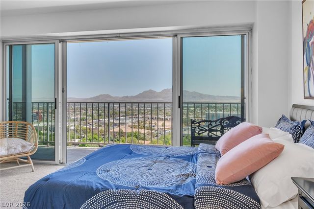 3111 Bel Air Drive 18B, Las Vegas, NV 89109