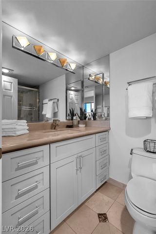 3111 Bel Air Drive 18B, Las Vegas, NV 89109