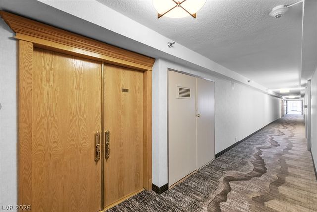 3111 Bel Air Drive 18B, Las Vegas, NV 89109