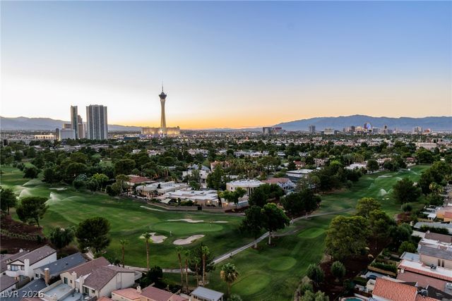 3111 Bel Air Drive 18B, Las Vegas, NV 89109