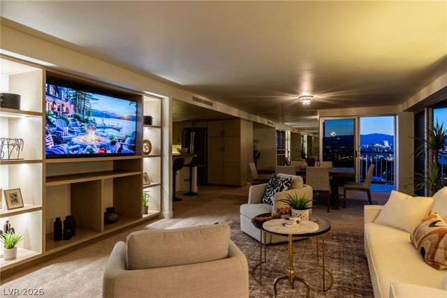 3111 Bel Air Drive 18B, Las Vegas, NV 89109