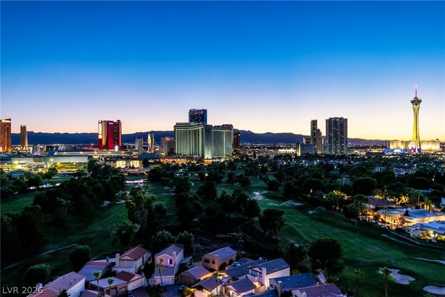3111 Bel Air Drive 18B, Las Vegas, NV 89109
