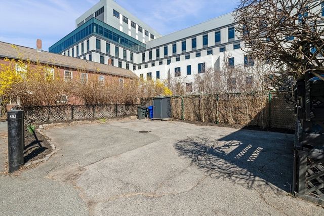 27 Riverdale St 27, Boston, MA 02134