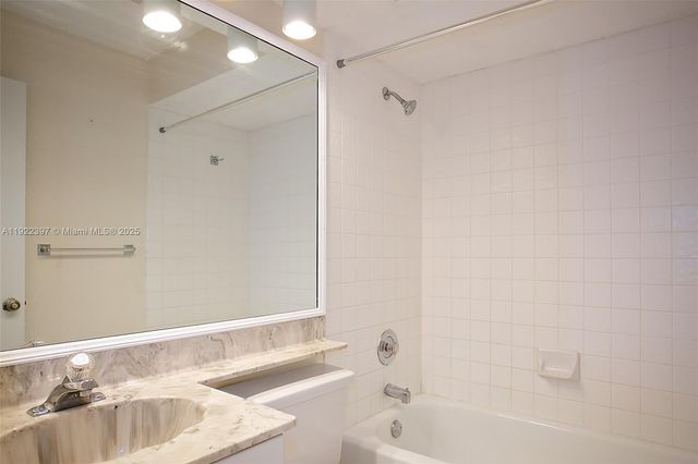 1361 Cottonwood Cir, Weston, FL 33326