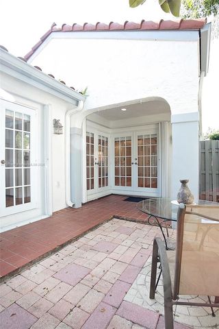 1361 Cottonwood Cir, Weston, FL 33326