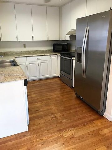 1361 Cottonwood Cir, Weston, FL 33326