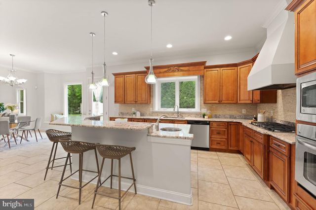 3906 ESTEL RD, Fairfax, VA 22031