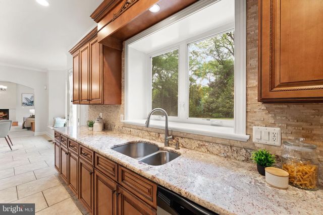 3906 ESTEL RD, Fairfax, VA 22031