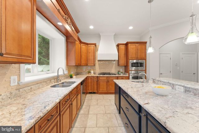 3906 ESTEL RD, Fairfax, VA 22031
