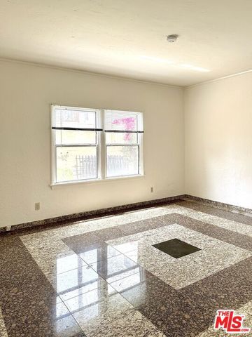 121 N Swall Drive 4, Beverly Hills, CA 90211