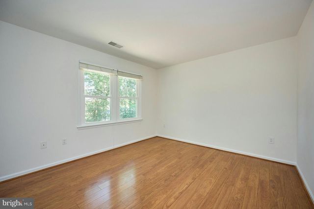 5631 FORT CORLORAN DR, Burke, VA 22015