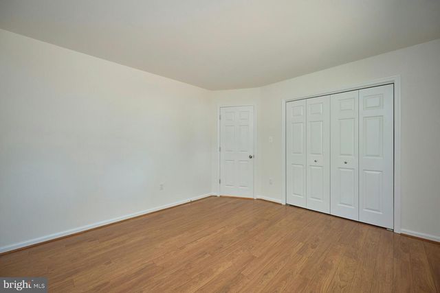 5631 FORT CORLORAN DR, Burke, VA 22015