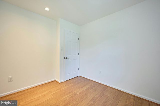 5631 FORT CORLORAN DR, Burke, VA 22015