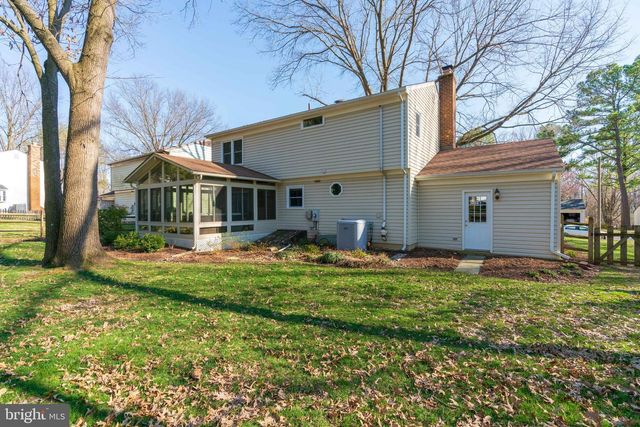 5631 FORT CORLORAN DR, Burke, VA 22015