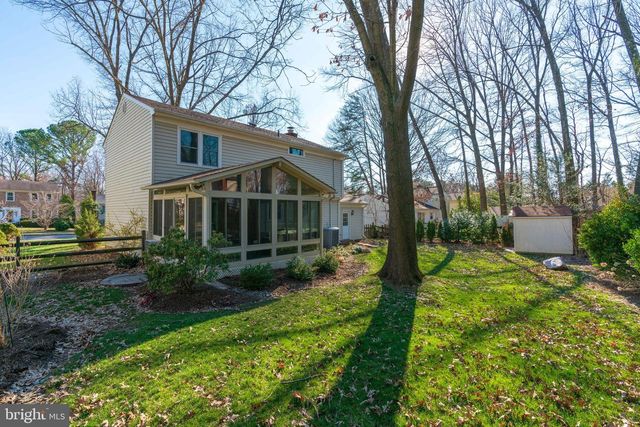 5631 FORT CORLORAN DR, Burke, VA 22015