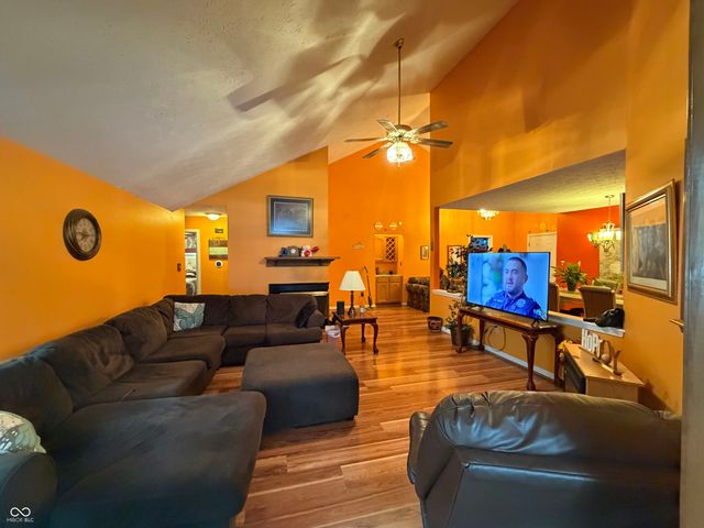 159 President Trail E, Indianapolis, IN 46229