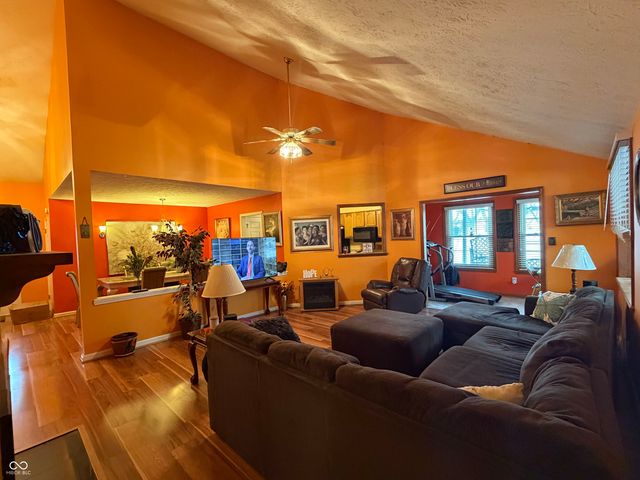 159 President Trail E, Indianapolis, IN 46229