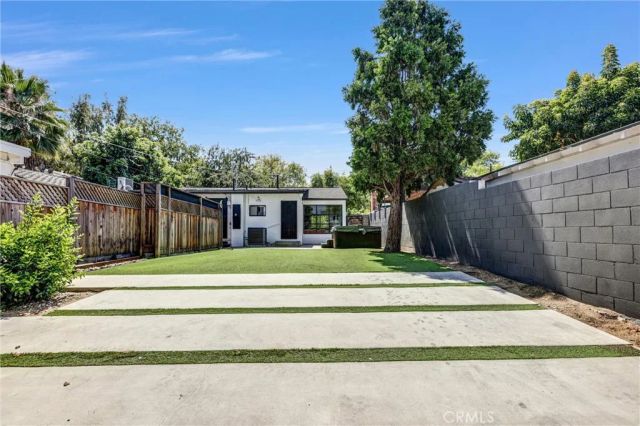 6512 Coldwater Canyon Avenue, Valley Glen, CA 91606