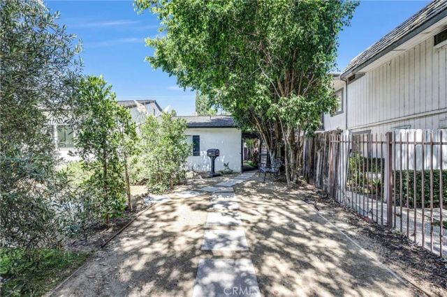 6512 Coldwater Canyon Avenue, Valley Glen, CA 91606