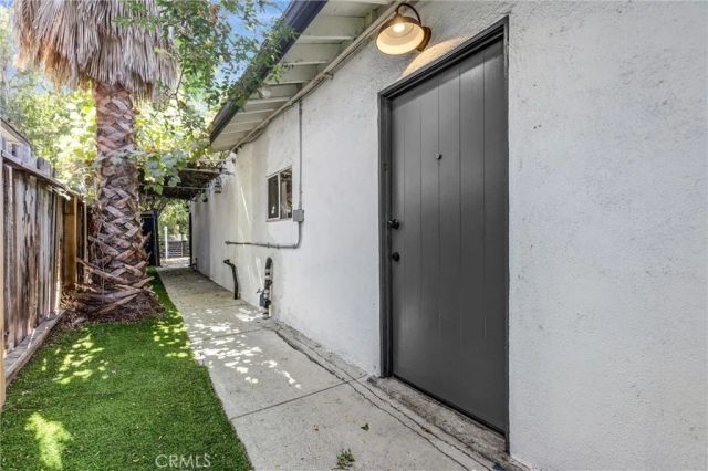 6512 Coldwater Canyon Avenue, Valley Glen, CA 91606