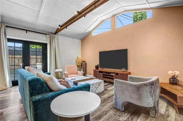 6512 Coldwater Canyon Avenue, Valley Glen, CA 91606
