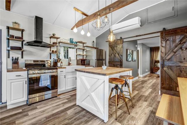 6512 Coldwater Canyon Avenue, Valley Glen, CA 91606