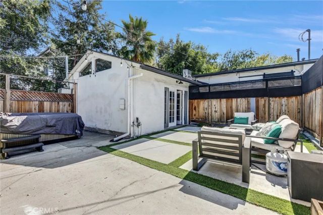 6512 Coldwater Canyon Avenue, Valley Glen, CA 91606