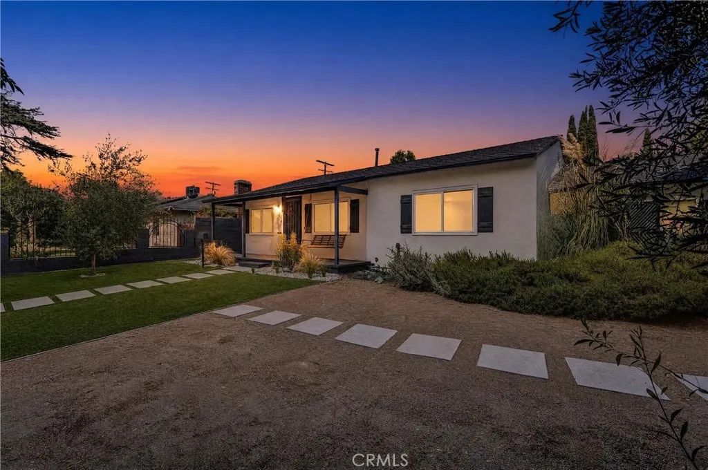 6512 Coldwater Canyon Avenue, Valley Glen, CA 91606