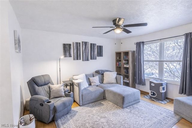 814 W 4th Street, Williamstown, WV 26187