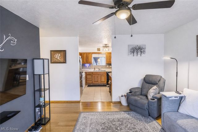 814 W 4th Street, Williamstown, WV 26187