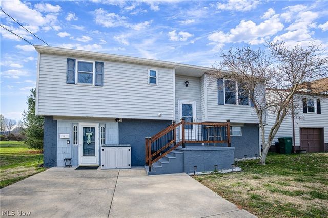 814 W 4th Street, Williamstown, WV 26187