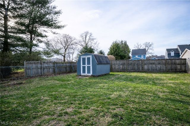 814 W 4th Street, Williamstown, WV 26187