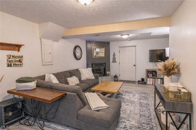 814 W 4th Street, Williamstown, WV 26187