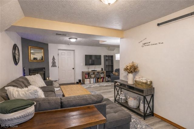 814 W 4th Street, Williamstown, WV 26187