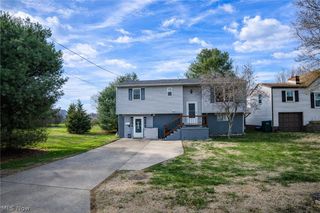 814 W 4th Street, Williamstown, WV 26187