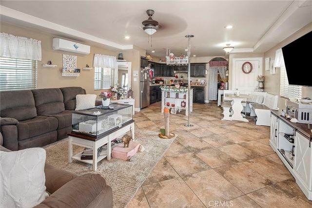 10856 Kalmia Street, Los Angeles, CA 90059