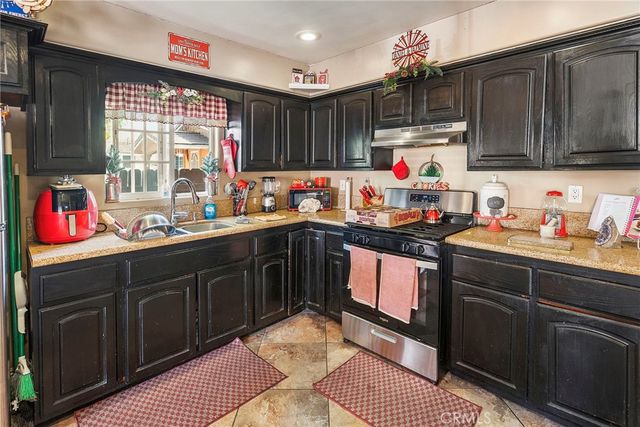 10856 Kalmia Street, Los Angeles, CA 90059