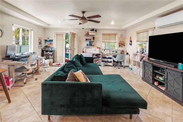 10856 Kalmia Street, Los Angeles, CA 90059