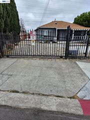 409 Worth St, Oakland, CA 94603