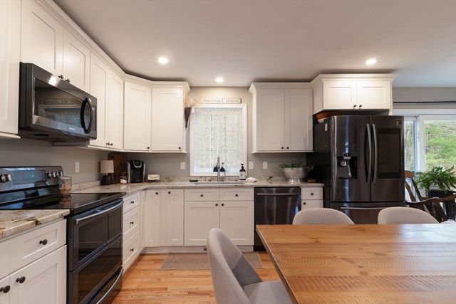 1 Leno Rd, Holland, MA 01521