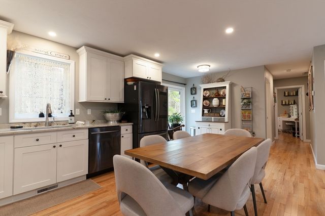 1 Leno Rd, Holland, MA 01521