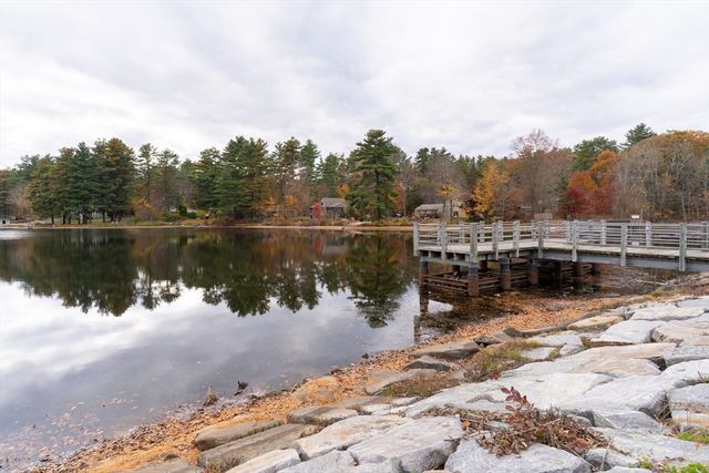 1 Leno Rd, Holland, MA 01521