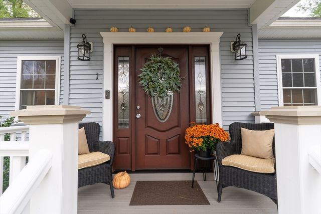 1 Leno Rd, Holland, MA 01521