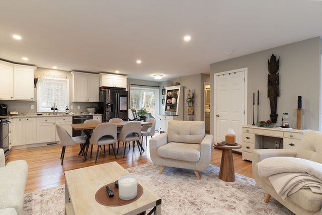 1 Leno Rd, Holland, MA 01521