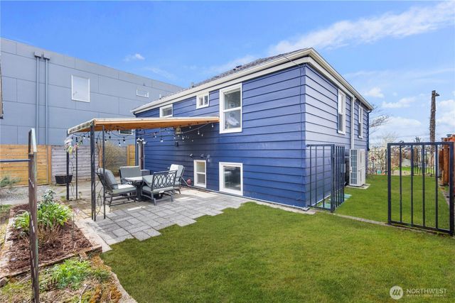 8628 20th Avenue SW, Seattle, WA 98106