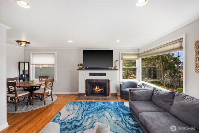 8628 20th Avenue SW, Seattle, WA 98106