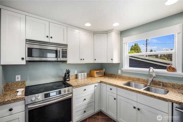 8628 20th Avenue SW, Seattle, WA 98106