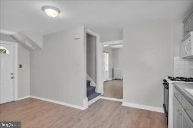 34 W BROAD ST, Burlington, NJ 08016